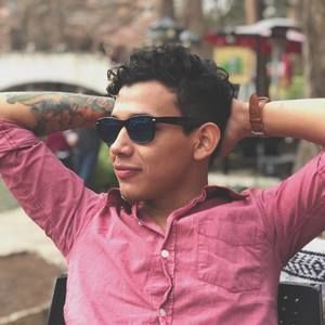 Meet your Posher, Moises